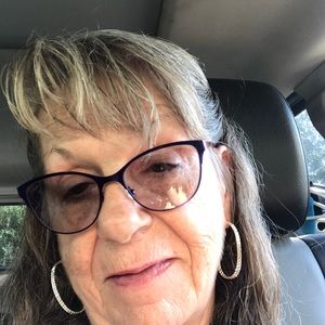 Meet your Posher, Lori